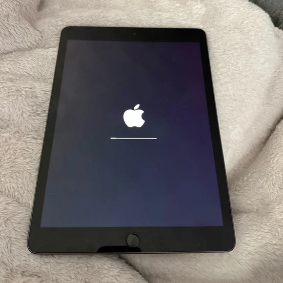 Apple IPad 7th generation - Picture 2 of 8